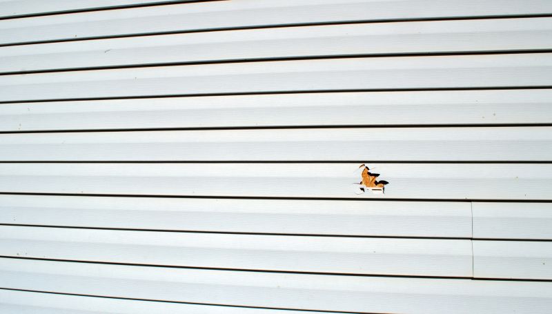 Sealing Cracks in Vinyl Siding